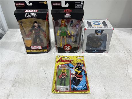 4 MARVEL FIGURES IN PACKAGE - TALLEST ARE 9”