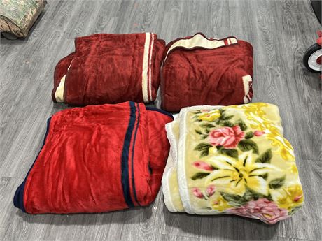 4 LARGE ACRYLIC / POLYESTER BLANKETS