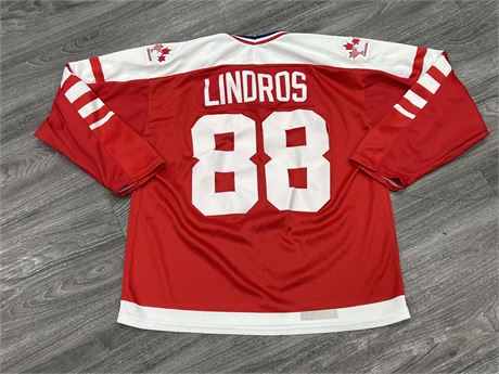 VINTAGE ERIC LINDROS TEAM CANADA CCM JERSEY - NO TAGS / LOOKS SIZE M