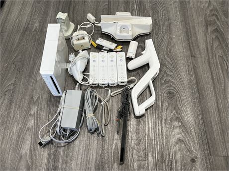 LOT OF NINTENDO WII CONTROLLERS, CONSOLE & ECT