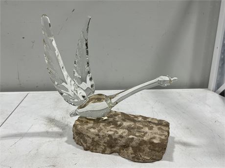BLOWN GLASS CANADA GOOSE ON STONE BASE SIGNED & DATED 1984 (13”x13”)