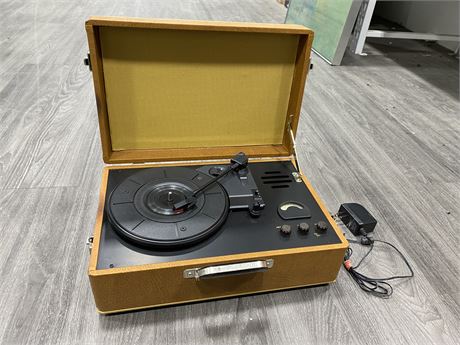 PORTABLE TURNTABLE