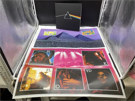 PINK FLOYD - DARK SIDE OF THE MOON W/ 2 POSTERS & STICKERS - MINT (M)