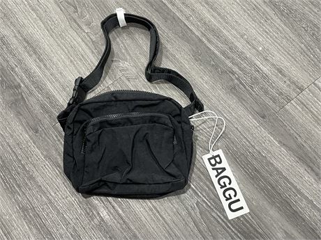 (NEW WITH TAGS) BAGGU FANNY PACK BLACK BAG