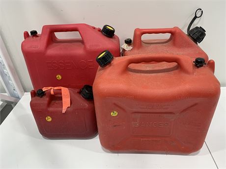 4 GAS CONTAINERS