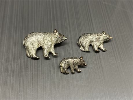 3 VERY OLD SILVER POLAR BEARS AS FAMILY BROOCHES