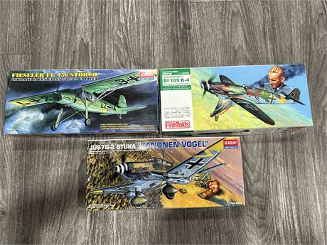 3 PLANE MODEL KITS - COMPLETE W/INSTRUCTIONS