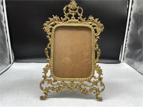ANTIQUE BRASS PICTURE EASEL / FRAME 10”x16”