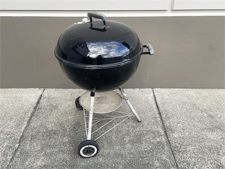 WEBER KETTLE STYLE CHARCOAL BBQ 38” TALL