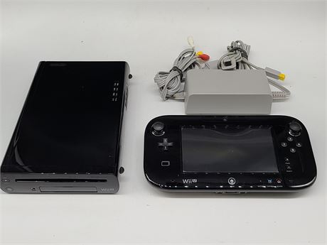BLACK WII-U CONSOLE AND CORDS