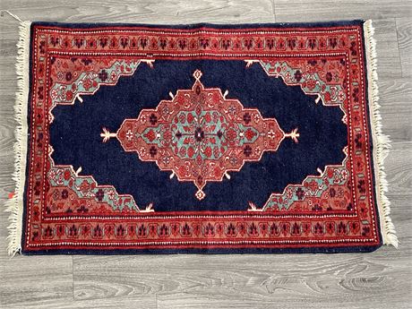 SMALL HAND KNOTTED PERSIAN RUG (38”x25”)