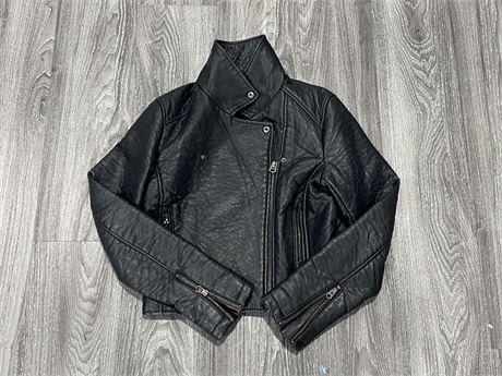 SMALL WOMENS LEATHER JACKET