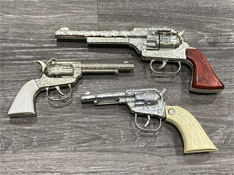 3 VINTAGE TOY GUNS - LAWMAN & BUFFALO BILL