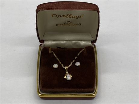 VINTAGE EARRINGS + NECKLACE SET - POSSIBLY OPAL (18”)