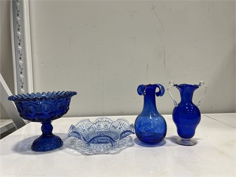 4PCS OF BLUE ART GLASS