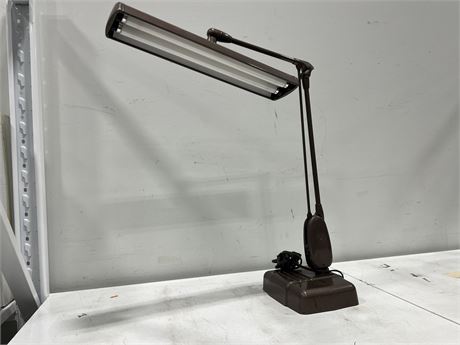 VINTAGE FLUORESCENT ARTICULATED DESK LAMP (28” tall)