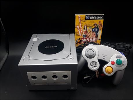 JAPANESE GAMECUBE CONSOLE & GAME - VERY GOOD CONDITION