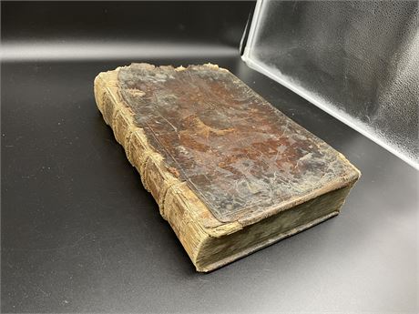 (395 year old) BIBLE (in LATIN) 1626