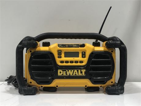 DEWALT DC012 JOBSITE RADIO
