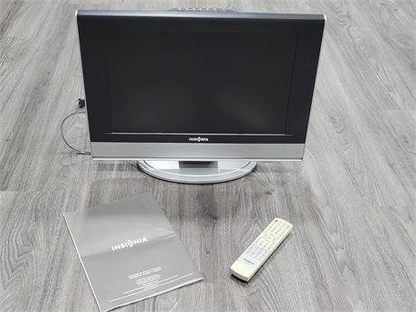 INSIGNIA LCD TV + DVD COMBO WITH MANUAL + REMOTE
