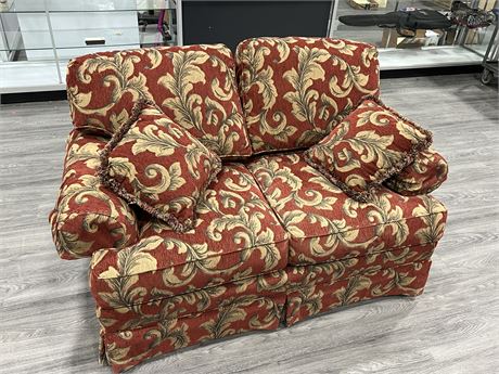 VERY CLEAN SHERRILL MADE IN CANADA LOVESEAT (58” long)