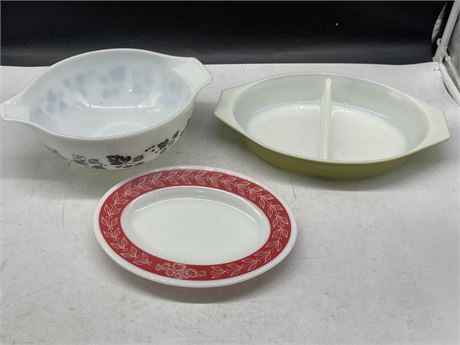 3 PYREX DISHES INCLUDING BLACK GOOSEBERRY, CASSEROLE DISH & PLATE