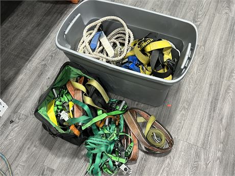 LARGE LOT OF STRAPS, TIE DOWNS, ROPE, ETC