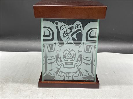 SIGNED FIRST NATIONS NATIVE ETCHED THUNDERBIRD DESIGN GLASS BENTWOOD BOX