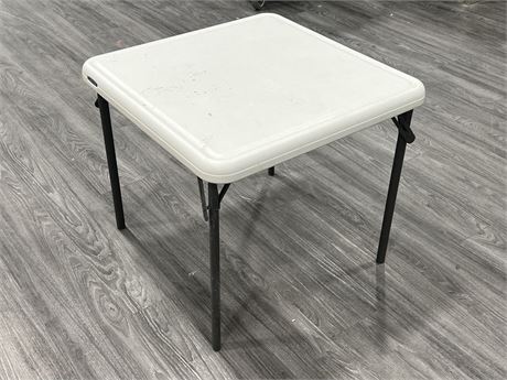 SMALL FOLD UP TABLE (24”x24”x21”)
