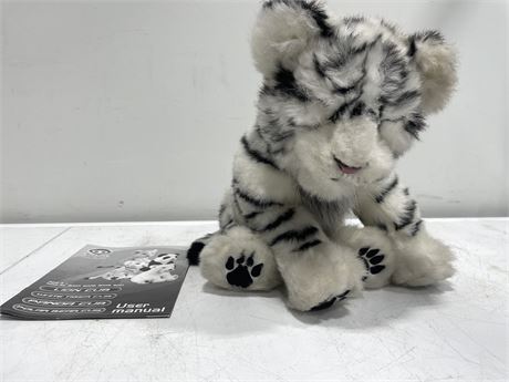 WOWWEE ALIVE WHITE TIGER CUB - RESPONDS TO YOU - WORKS GREAT