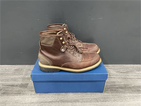 NEW FAR WEST BOOTS (SIZE 10)