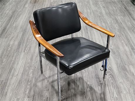 1960'S CANADIAN MADE FRANK DOERVER LEATHER AEM CHAIR (31"Tall)