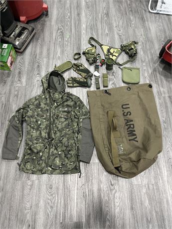 CAMOUFLAGE / ARMY STYLE ITEMS, APPAREL ECT