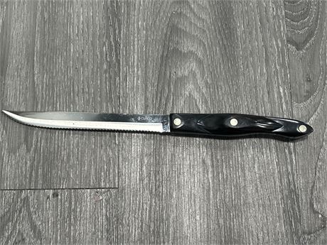 CUTCO 6 3/4” PETITE CARVER KNIFE