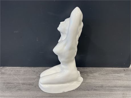 LARGE WHITE NUDE WOMAN STATUE - 22” TALL