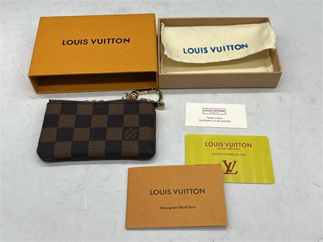 LOUIS VUITTON POUCH IN BOX
