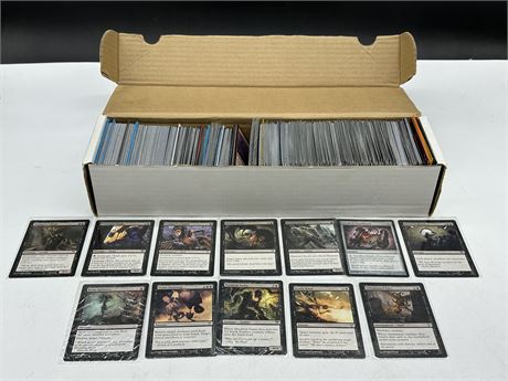 LARGE BOX OF MAGIC THE GATHERING PLAYING CARDS