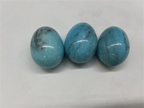 3 CARVED LIFE SIZE TURQUOISE MINERAL EGGS