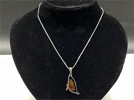 925 SILVER NECKLACE W/AMBER PENDANT (16”)