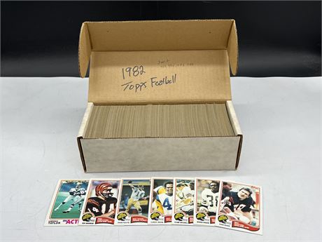 1982 TOPPS FOOTBALL NEAR MINT CONDITION (MISSING 4 CARDS)