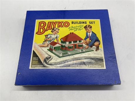 BAYKO CONSTRUCTION BUILDING SET 1950’S (UNSURE IF COMPLETE)