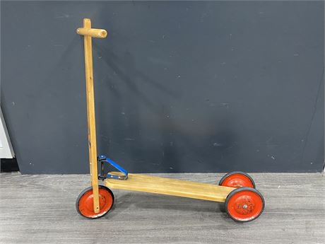 TODDLERS VERO SCOOTER (25” TALL)