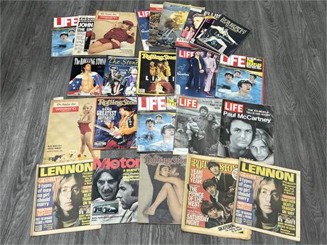 LOT OF VINTAGE MUSIC MAGS, PAPERS, ETC