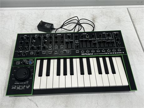 ROLAND PLUG OUT SYNTHESIZER SYSTEM