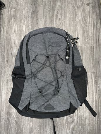 NEVER USED THE NORTH FACE BACKPACK