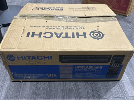 VINTAGE HITACHI INTELASCAN II VCR IN OG BOX