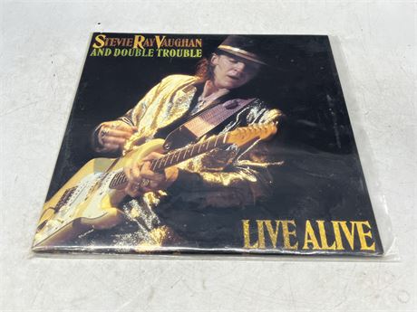 STEVIE RAY VAUGHAN - LIVE ALIVE 2LP - NEAR MINT (NM)