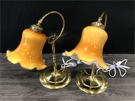 2 VINTAGE TULIP LAMPS