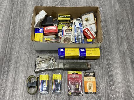 BOX OF ELECTRIC FITTINGS & STAPLER