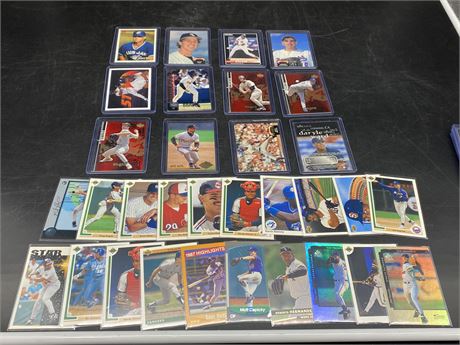 32 MISC MLB CARDS